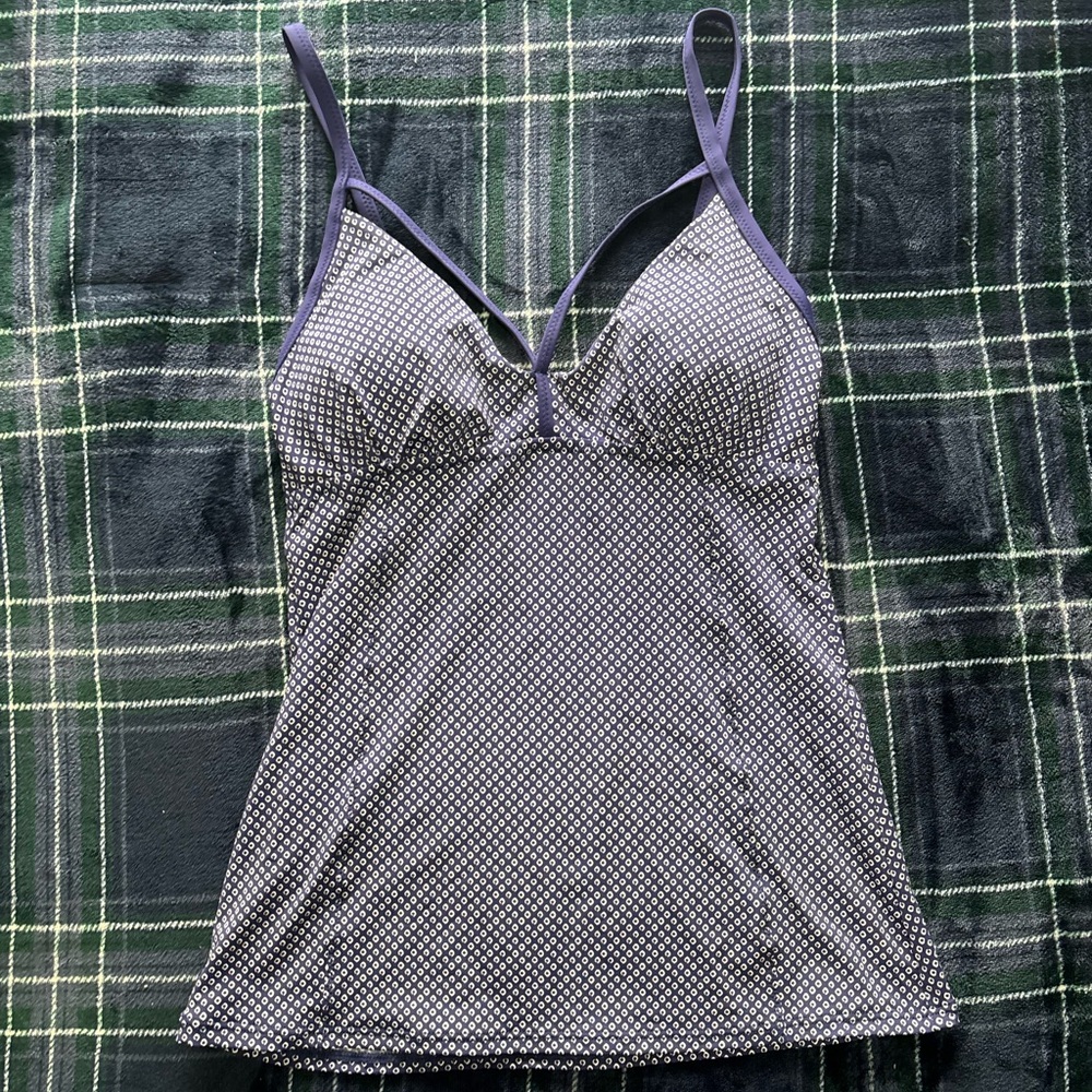 Everyday Sunday Navy blue& white patterned tankini top. Size 6.